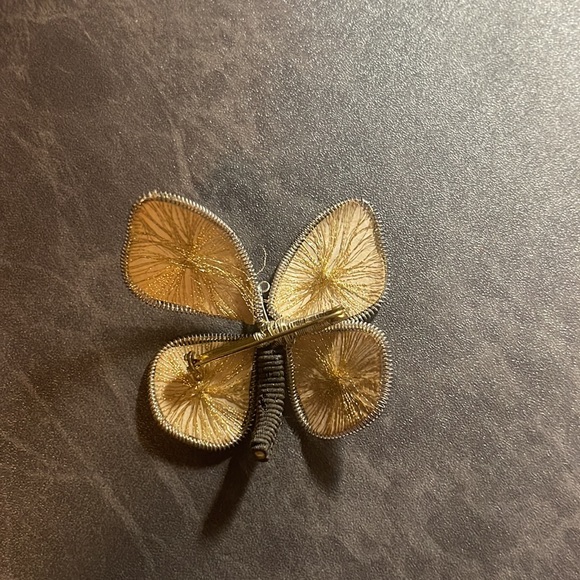 Vintage butterfly pin - Picture 3 of 3